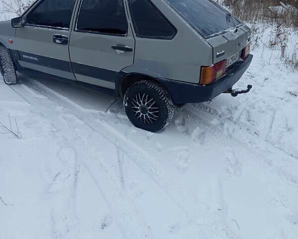 Серый ВАЗ 2109, объемом двигателя 1.5 л и пробегом 307 тыс. км за 900 $, фото 6 на Automoto.ua