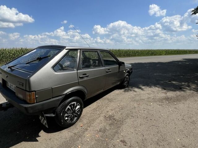 Серый ВАЗ 2109, объемом двигателя 1.5 л и пробегом 1000 тыс. км за 1100 $, фото 5 на Automoto.ua