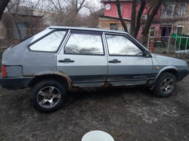 Серый ВАЗ 2109, объемом двигателя 1.5 л и пробегом 200 тыс. км за 287 $, фото 3 на Automoto.ua