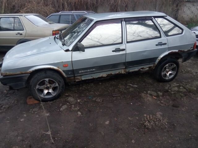 Серый ВАЗ 2109, объемом двигателя 1.5 л и пробегом 200 тыс. км за 287 $, фото 2 на Automoto.ua