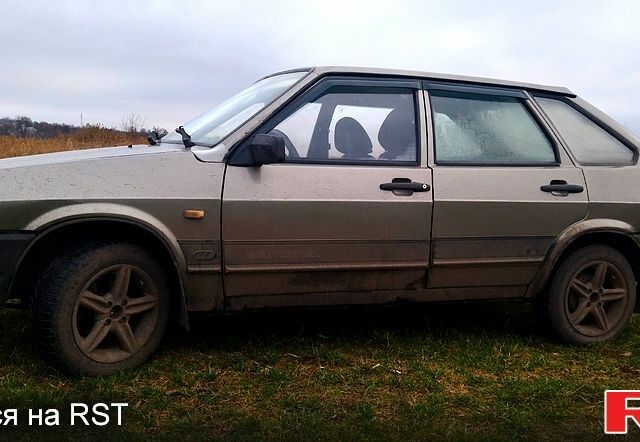 Серый ВАЗ 2109, объемом двигателя 1.5 л и пробегом 100 тыс. км за 1000 $, фото 1 на Automoto.ua