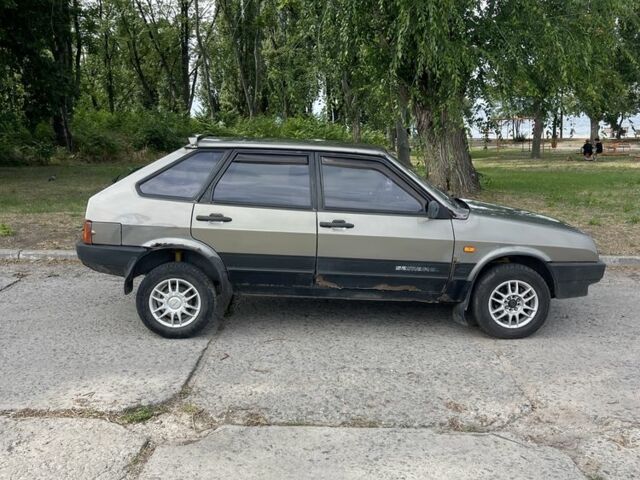 Серый ВАЗ 2109, объемом двигателя 1.5 л и пробегом 100 тыс. км за 650 $, фото 4 на Automoto.ua