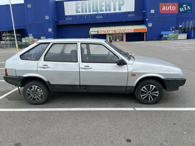 Серый ВАЗ 2109, объемом двигателя 1.5 л и пробегом 335 тыс. км за 1400 $, фото 4 на Automoto.ua