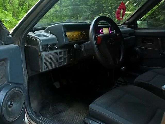 Серый ВАЗ 2109, объемом двигателя 1.5 л и пробегом 200 тыс. км за 750 $, фото 2 на Automoto.ua