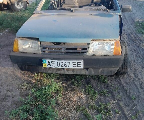 ВАЗ 2109 2001 в Петриковке на Automoto.ua Серый ВАЗ 2109, объемом двигателя 5 л и пробегом 1 тыс. км за 609 $, фото 1 на Automoto.ua