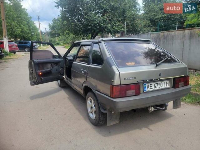 Серый ВАЗ 2109, объемом двигателя 1.5 л и пробегом 200 тыс. км за 1000 $, фото 4 на Automoto.ua