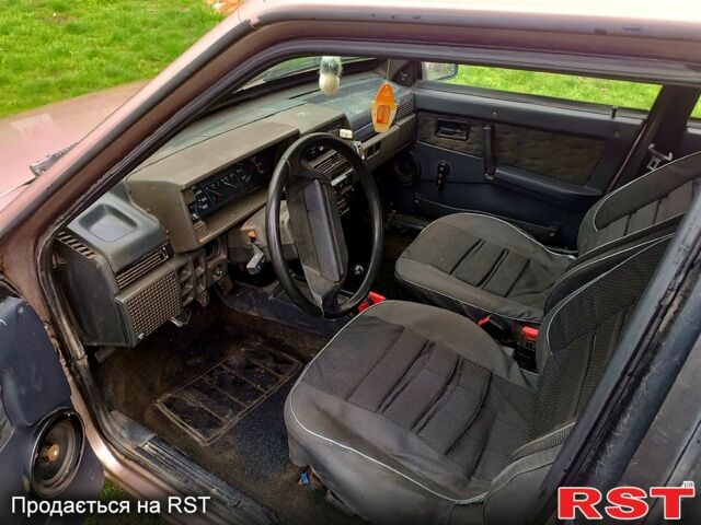 Серый ВАЗ 2109, объемом двигателя 1.5 л и пробегом 250 тыс. км за 950 $, фото 1 на Automoto.ua