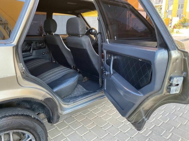 ВАЗ 2109 2001 в Одессе на Automoto.ua Серый ВАЗ 2109, объемом двигателя 1.5 л и пробегом 200 тыс. км за 1950 $, фото 11 на Automoto.ua