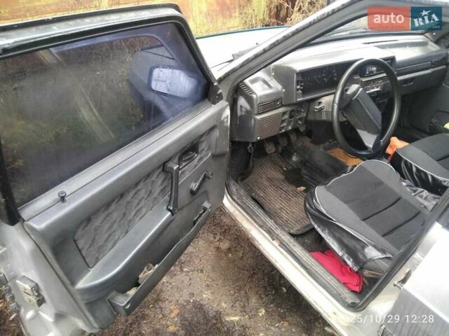 Сірий ВАЗ 2109, об'ємом двигуна 1.5 л та пробігом 216 тис. км за 1000 $, фото 3 на Automoto.ua