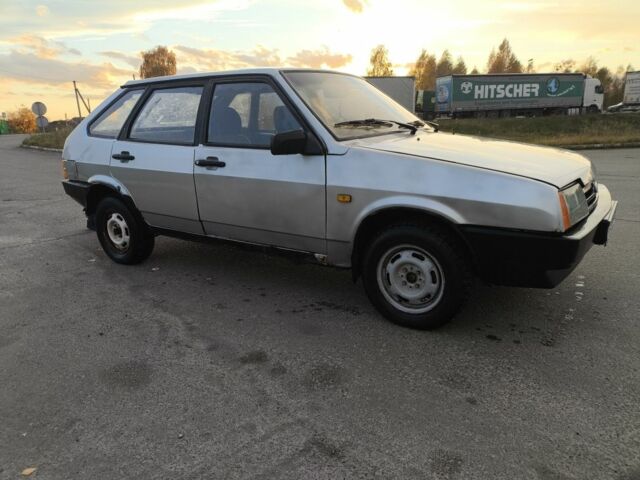 Серый ВАЗ 2109, объемом двигателя 1.5 л и пробегом 200 тыс. км за 650 $, фото 2 на Automoto.ua