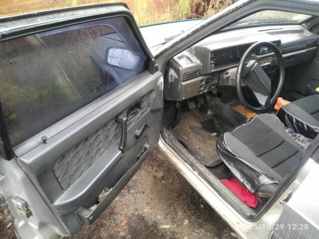 Серый ВАЗ 2109, объемом двигателя 1.5 л и пробегом 216 тыс. км за 1000 $, фото 4 на Automoto.ua