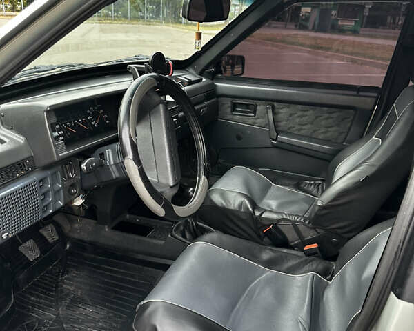 Серый ВАЗ 2109, объемом двигателя 1.5 л и пробегом 300 тыс. км за 2000 $, фото 3 на Automoto.ua