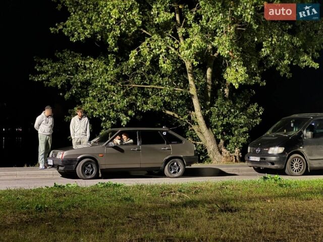 Серый ВАЗ 2109, объемом двигателя 1.5 л и пробегом 160 тыс. км за 1777 $, фото 2 на Automoto.ua