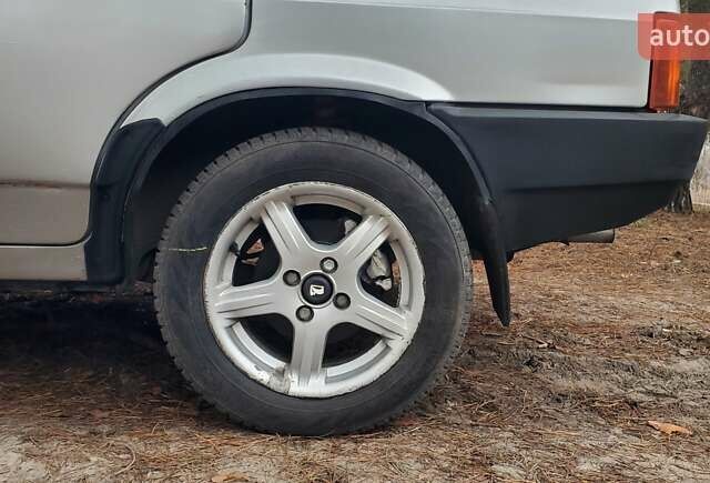 Серый ВАЗ 2109, объемом двигателя 1.5 л и пробегом 200 тыс. км за 1500 $, фото 17 на Automoto.ua