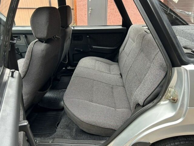 Серый ВАЗ 2109, объемом двигателя 1.5 л и пробегом 289 тыс. км за 1000 $, фото 9 на Automoto.ua