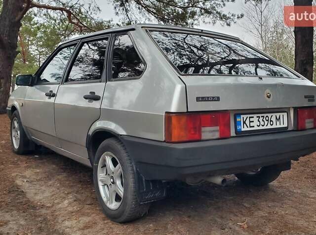 Серый ВАЗ 2109, объемом двигателя 1.5 л и пробегом 200 тыс. км за 1500 $, фото 2 на Automoto.ua