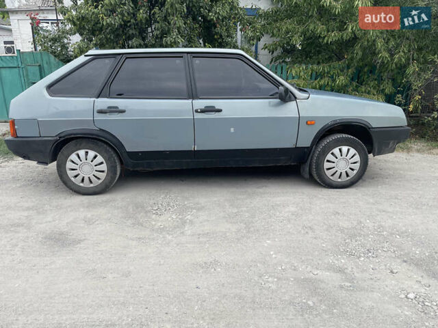 ВАЗ 2109 2002 в Днепре (Днепропетровске) на Automoto.ua Серый ВАЗ 2109, объемом двигателя 1.5 л и пробегом 265 тыс. км за 1100 $, фото 1 на Automoto.ua