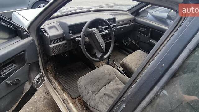 Серый ВАЗ 2109, объемом двигателя 1.5 л и пробегом 300 тыс. км за 1050 $, фото 4 на Automoto.ua