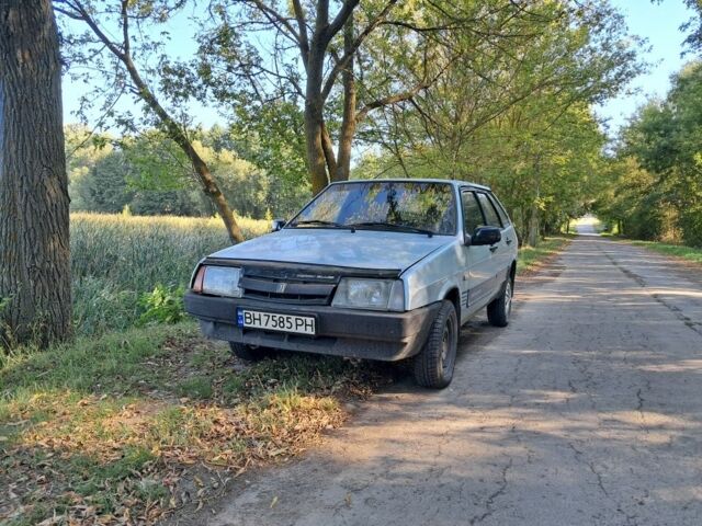 Серый ВАЗ 2109, объемом двигателя 1 л и пробегом 100 тыс. км за 650 $, фото 1 на Automoto.ua