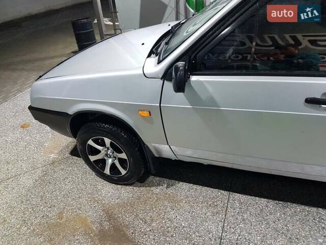 ВАЗ 2109 2003 в Черновцах на Automoto.ua Серый ВАЗ 2109, объемом двигателя 1.5 л и пробегом 200 тыс. км за 2100 $, фото 2 на Automoto.ua