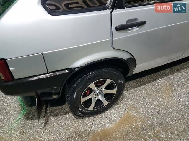 ВАЗ 2109 2003 в Черновцах на Automoto.ua Серый ВАЗ 2109, объемом двигателя 1.5 л и пробегом 200 тыс. км за 2100 $, фото 9 на Automoto.ua