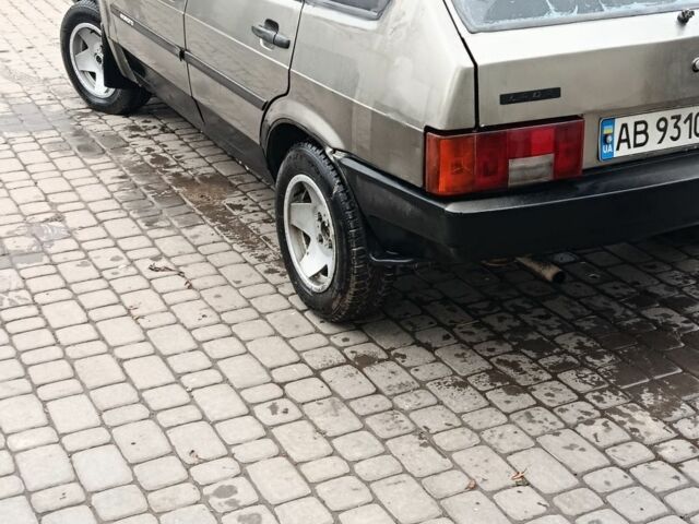 Серый ВАЗ 2109, объемом двигателя 1.5 л и пробегом 280 тыс. км за 1600 $, фото 4 на Automoto.ua