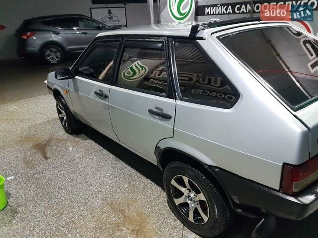 ВАЗ 2109 2003 в Черновцах на Automoto.ua Серый ВАЗ 2109, объемом двигателя 1.5 л и пробегом 200 тыс. км за 2100 $, фото 8 на Automoto.ua