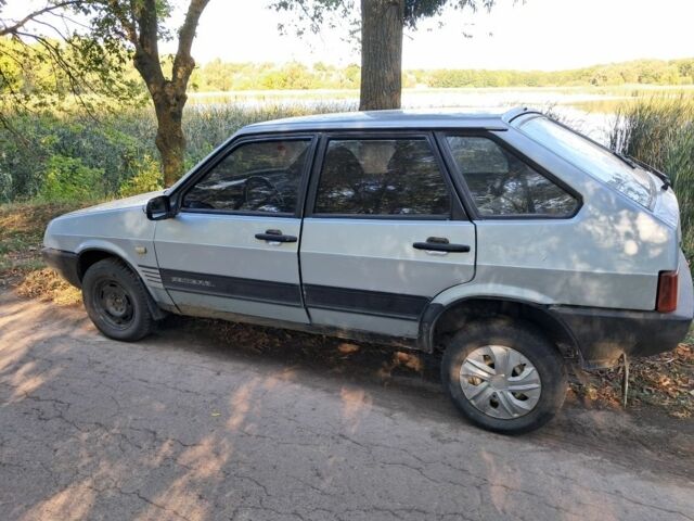 Серый ВАЗ 2109, объемом двигателя 1 л и пробегом 100 тыс. км за 650 $, фото 3 на Automoto.ua