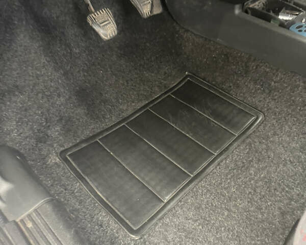 Серый ВАЗ 2109, объемом двигателя 1.5 л и пробегом 280 тыс. км за 1400 $, фото 6 на Automoto.ua