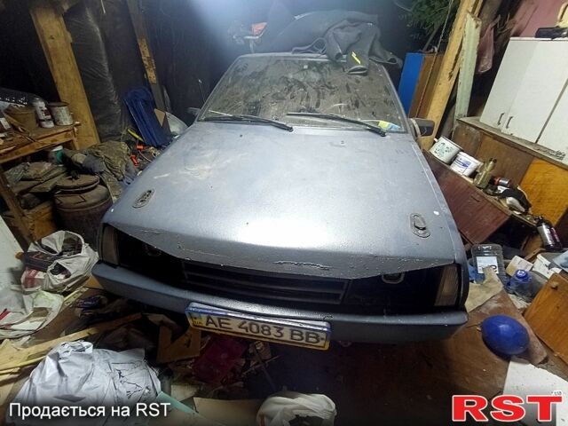 Сірий ВАЗ 2109, об'ємом двигуна 1.5 л та пробігом 300 тис. км за 1000 $, фото 1 на Automoto.ua