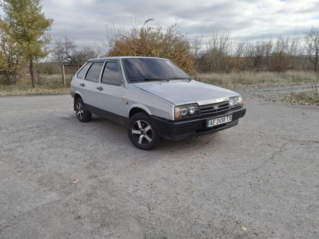 Серый ВАЗ 2109, объемом двигателя 1.5 л и пробегом 250 тыс. км за 851 $, фото 2 на Automoto.ua