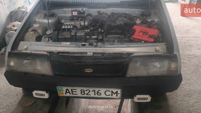 Серый ВАЗ 2109, объемом двигателя 1.5 л и пробегом 556 тыс. км за 1550 $, фото 4 на Automoto.ua