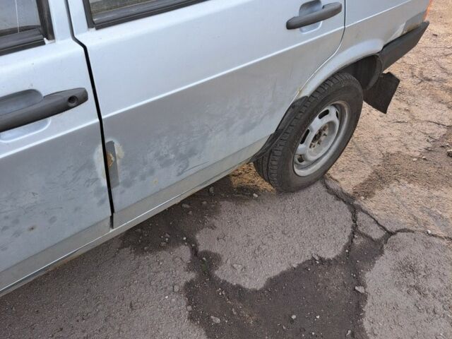 Серый ВАЗ 2109, объемом двигателя 0 л и пробегом 340 тыс. км за 700 $, фото 2 на Automoto.ua