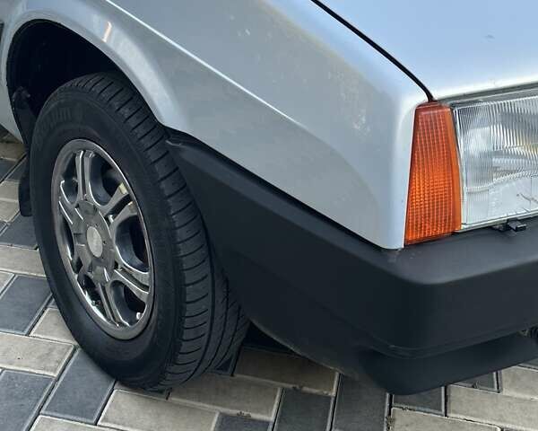 Серый ВАЗ 2109, объемом двигателя 1.45 л и пробегом 250 тыс. км за 2500 $, фото 3 на Automoto.ua