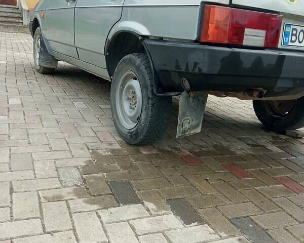 Серый ВАЗ 2109, объемом двигателя 1.5 л и пробегом 220 тыс. км за 999 $, фото 5 на Automoto.ua