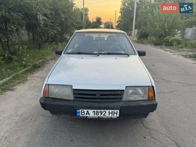 ВАЗ 2109 2005 в Кропивницком (Кировограде) на Automoto.ua Серый ВАЗ 2109, объемом двигателя 1.6 л и пробегом 300 тыс. км за 1250 $, фото 1 на Automoto.ua