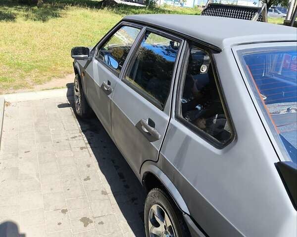 Серый ВАЗ 2109, объемом двигателя 1.5 л и пробегом 135 тыс. км за 2000 $, фото 5 на Automoto.ua