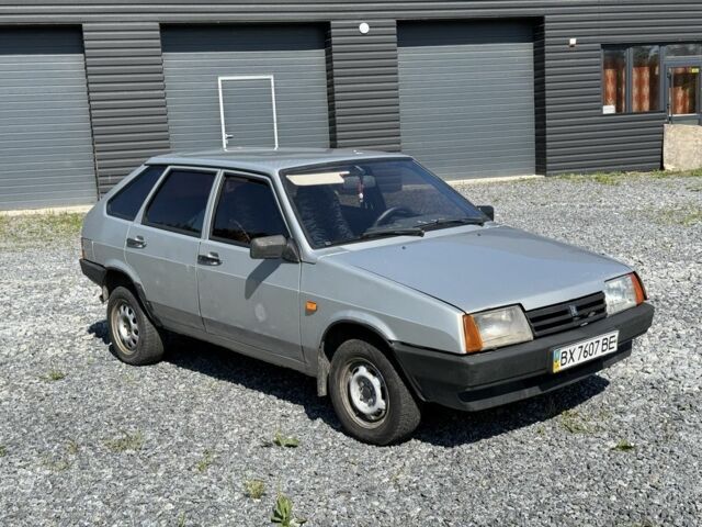 Серый ВАЗ 2109, объемом двигателя 1.5 л и пробегом 242 тыс. км за 650 $, фото 1 на Automoto.ua