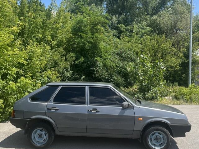 Серый ВАЗ 2109, объемом двигателя 1.5 л и пробегом 251 тыс. км за 950 $, фото 2 на Automoto.ua