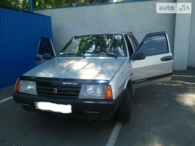 ВАЗ 2109 2007 в Днепре (Днепропетровске) на Automoto.ua Серый ВАЗ 2109, объемом двигателя 1.6 л и пробегом 178 тыс. км за 2000 $, фото 9 на Automoto.ua