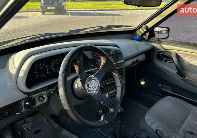 Серый ВАЗ 2109, объемом двигателя 1.6 л и пробегом 280 тыс. км за 1800 $, фото 5 на Automoto.ua