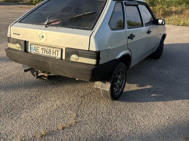 Серый ВАЗ 2109, объемом двигателя 1.6 л и пробегом 300 тыс. км за 700 $, фото 3 на Automoto.ua