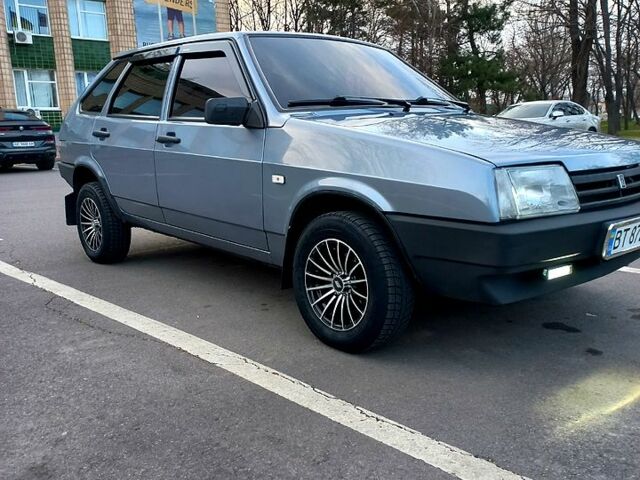 Серый ВАЗ 2109, объемом двигателя 1.6 л и пробегом 160 тыс. км за 3000 $, фото 6 на Automoto.ua