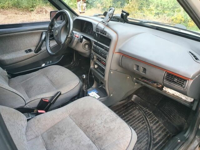 Сірий ВАЗ 2109, об'ємом двигуна 1.6 л та пробігом 170 тис. км за 1209 $, фото 4 на Automoto.ua