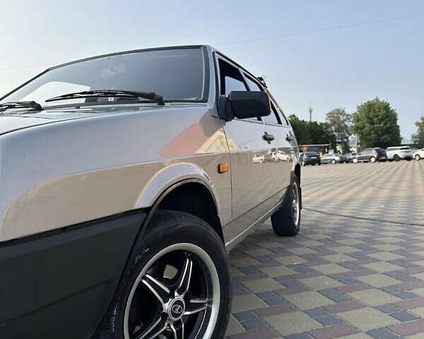 Серый ВАЗ 2109, объемом двигателя 1.5 л и пробегом 156 тыс. км за 2700 $, фото 2 на Automoto.ua