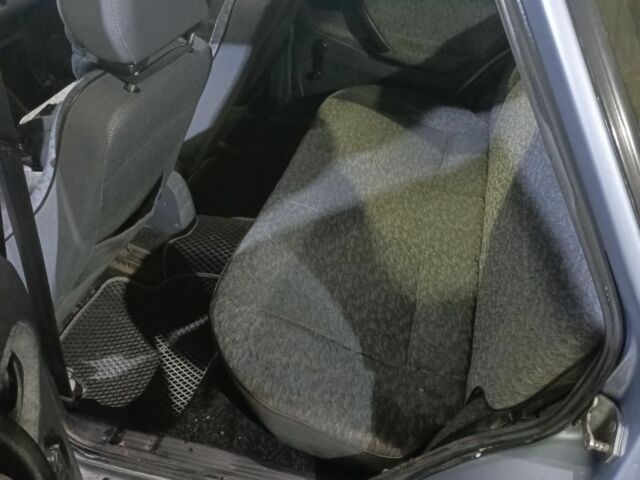 Сірий ВАЗ 2109, об'ємом двигуна 1.6 л та пробігом 273 тис. км за 1784 $, фото 6 на Automoto.ua