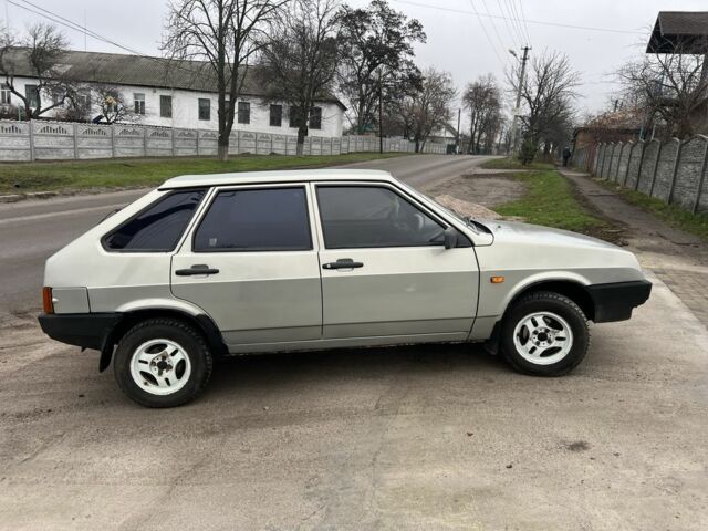 Серый ВАЗ 2109, объемом двигателя 1.6 л и пробегом 190 тыс. км за 1899 $, фото 9 на Automoto.ua