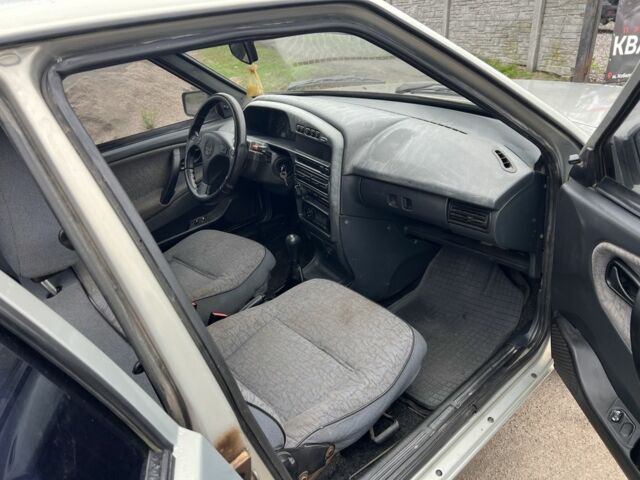 Серый ВАЗ 2109, объемом двигателя 1.6 л и пробегом 190 тыс. км за 1899 $, фото 1 на Automoto.ua