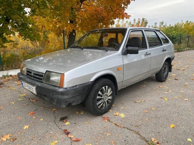 Серый ВАЗ 2109, объемом двигателя 1.6 л и пробегом 323 тыс. км за 1800 $, фото 2 на Automoto.ua