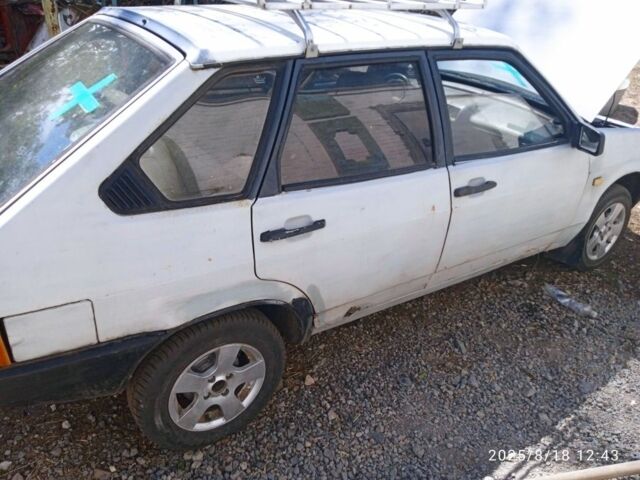 Серый ВАЗ 2109, объемом двигателя 1.5 л и пробегом 100 тыс. км за 700 $, фото 3 на Automoto.ua